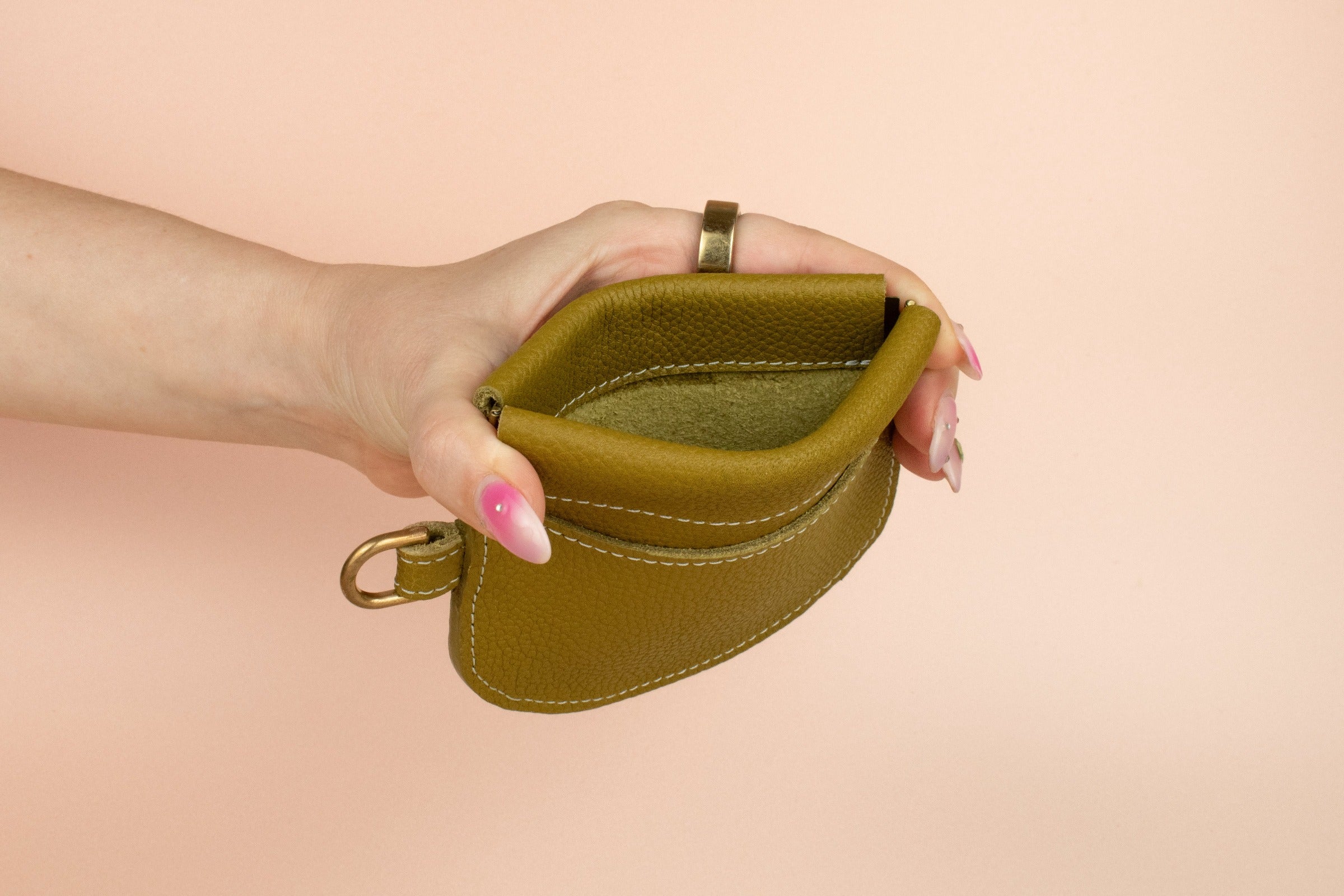 olive green leather pouch wallet travel safe