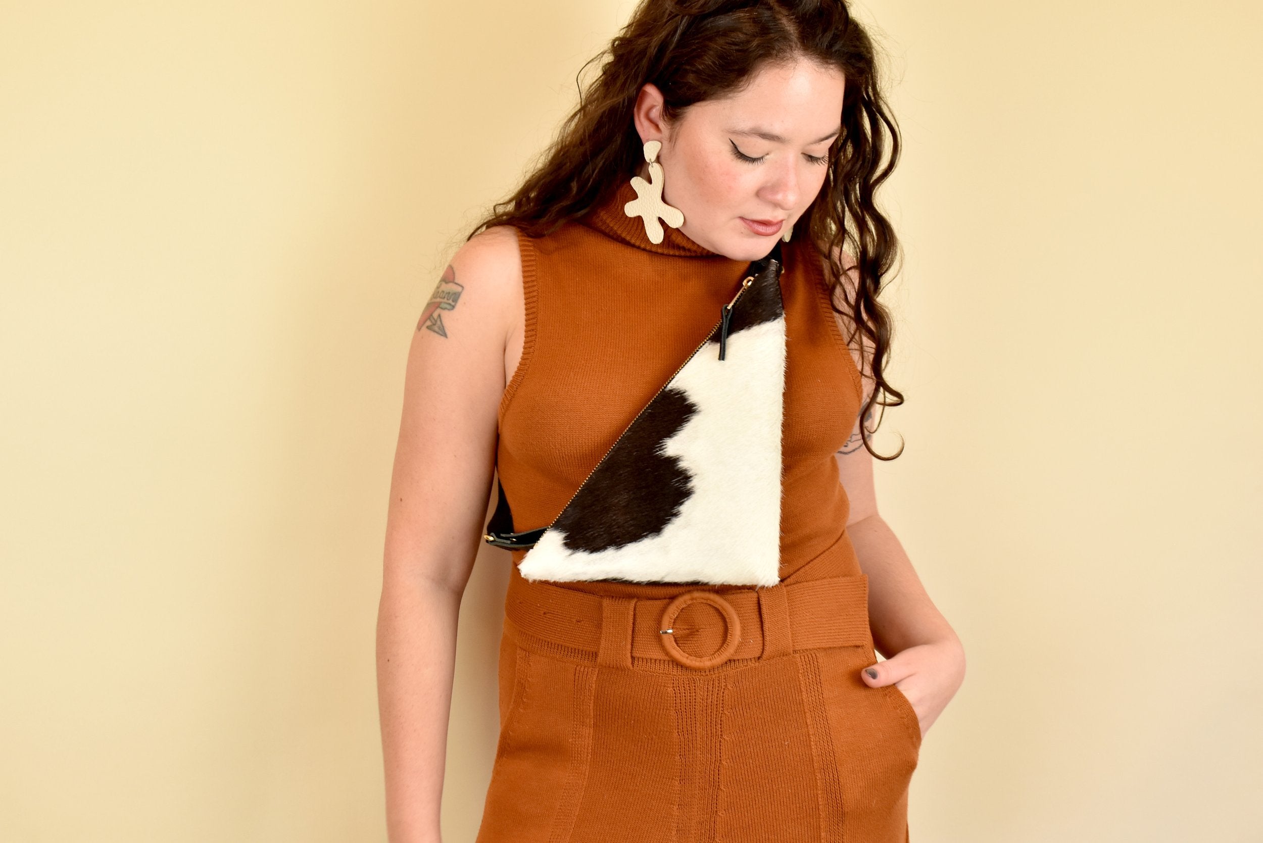 leather sling bag minimal purse for bonnaroo bag small leather sling triangle crossbody purse maximalist leather cowgirl gifts for bridesmaids