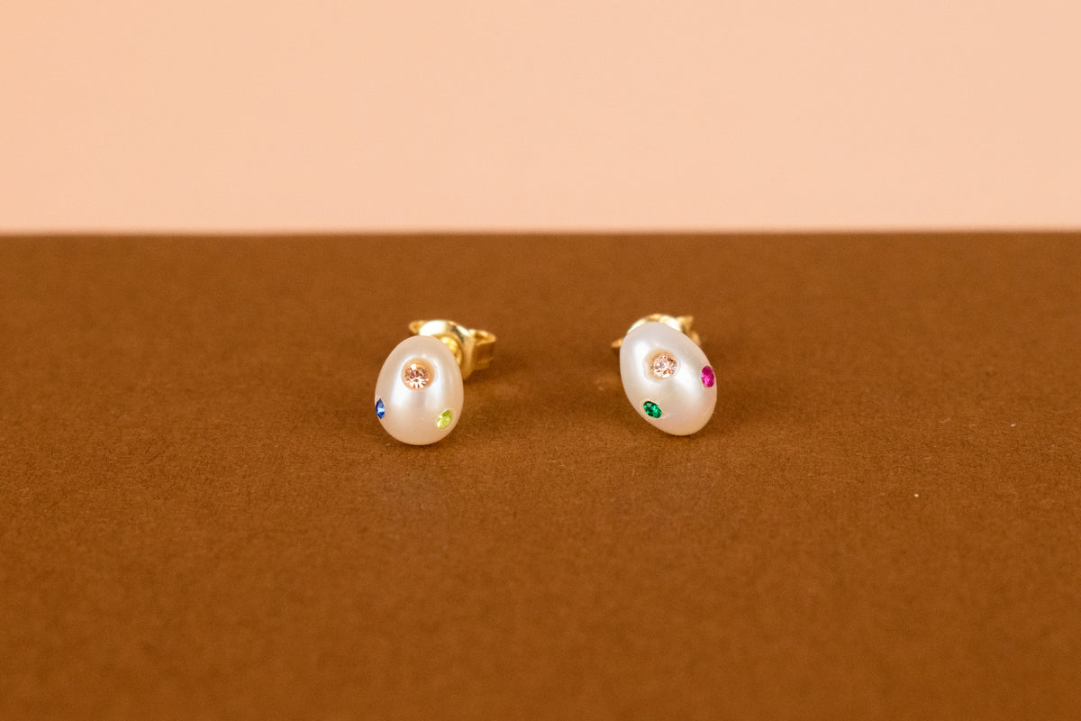 pearl-stud-earrings-with- 